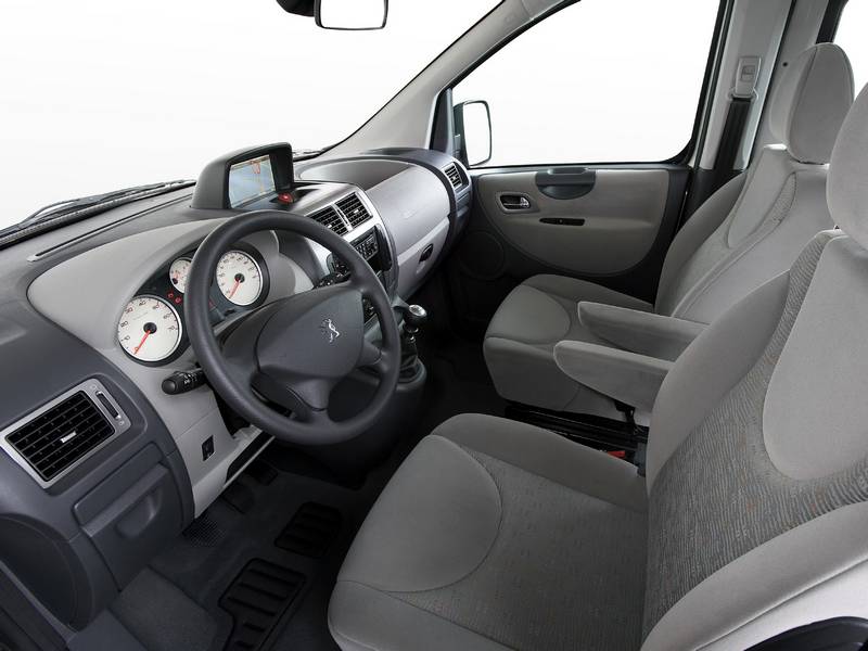 Фото автомобиля Peugeot Expert микроавтобус
